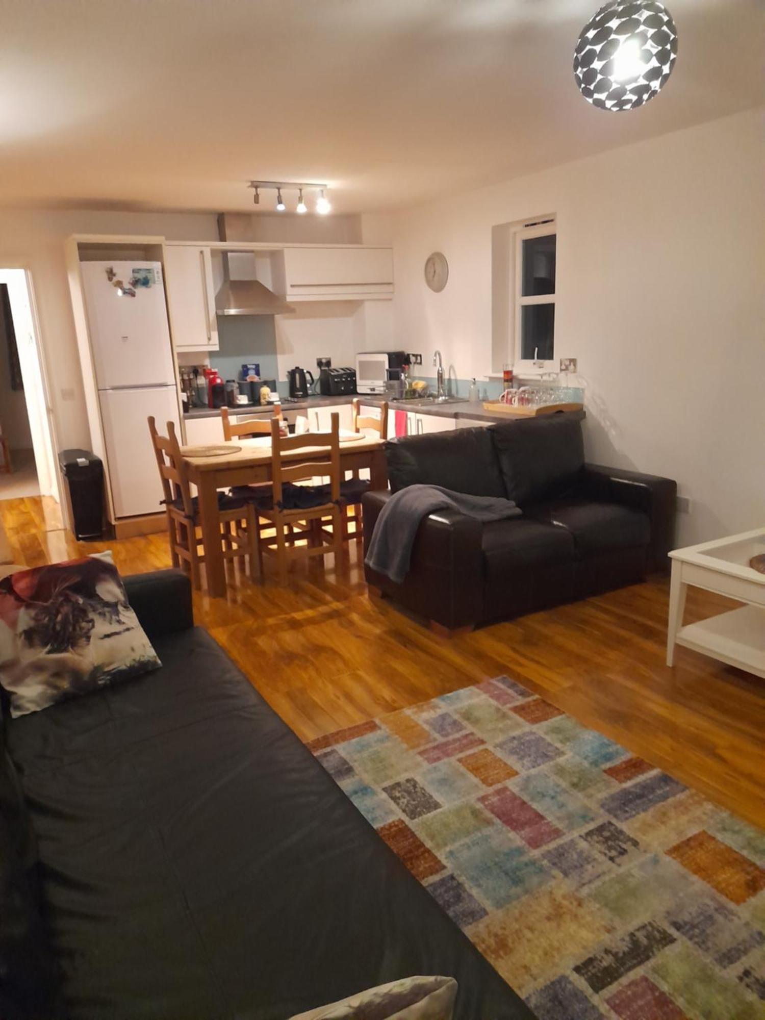 Glastonbury Town Center-Entire Apartment Eksteriør billede