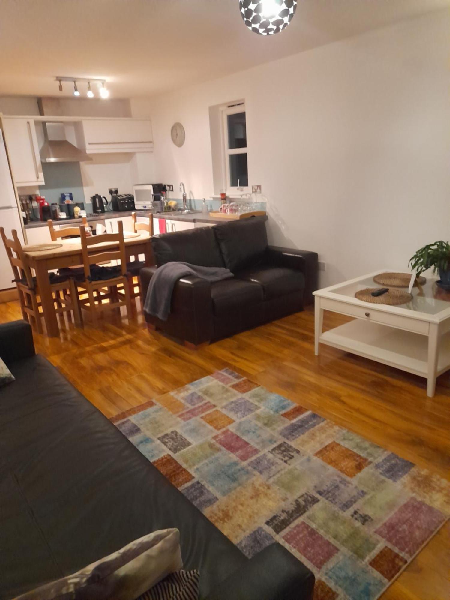 Glastonbury Town Center-Entire Apartment Eksteriør billede