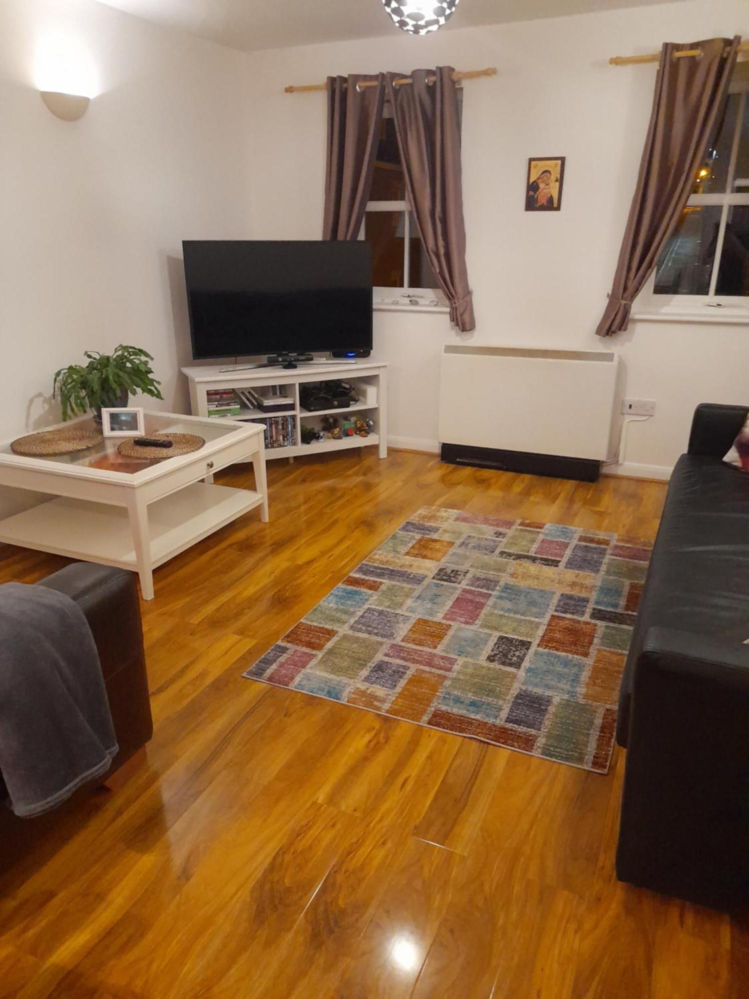 Glastonbury Town Center-Entire Apartment Eksteriør billede
